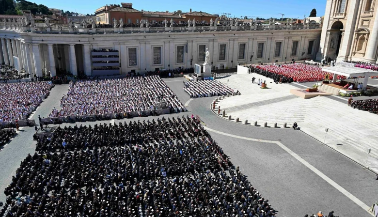 Histórico adiós al papa Francisco y miles de fieles frente a su tumba