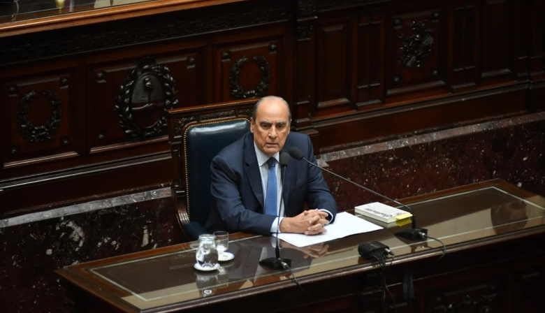 Guillermo Francos negó una devaluación al defender el plan económico y pidió sancionar la ley antibarras