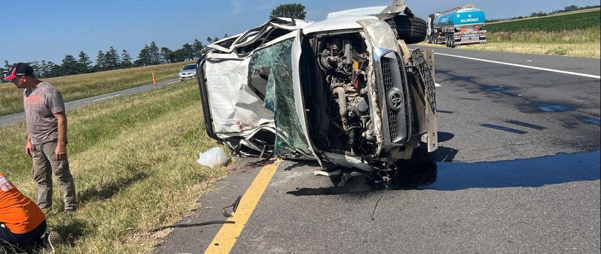 Despiste y vuelco en Ruta Nacional 7: cuatro personas resultaron heridas