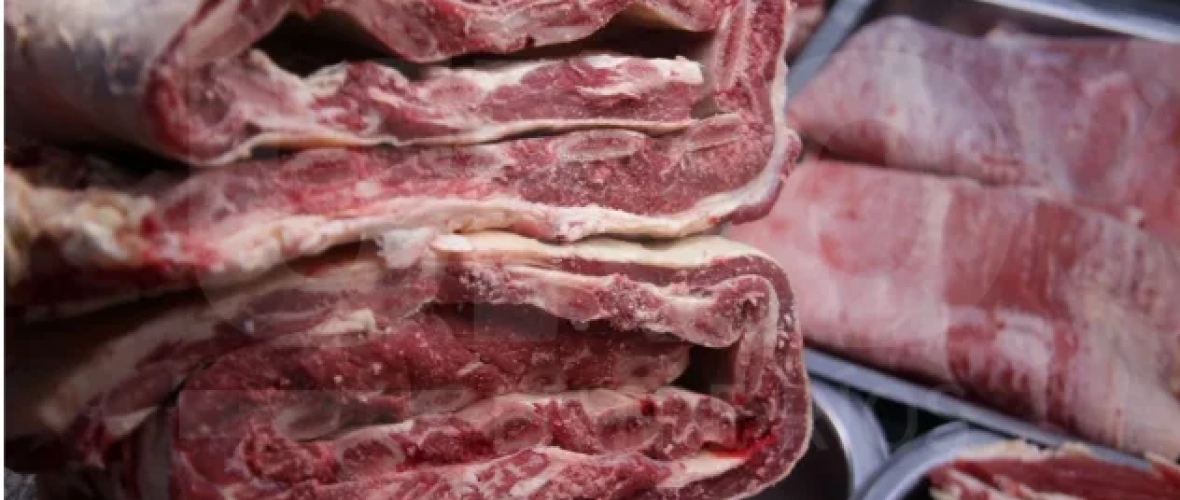 La carne impulsó la inflación en marzo y ya hay municipios que pagan sueldos con vales
