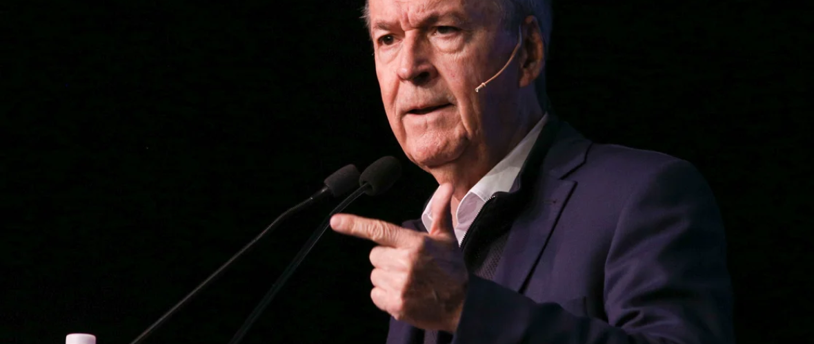 Juan Schiaretti pide la renuncia de Adorni como jefe de Gabinete