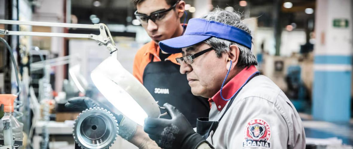 En mayo volvió a caer la industria, pero hay señales de rebote
