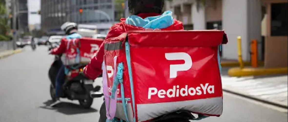 Un repartidor de delivery necesita hacer 453 pedidos para cubrir la Canasta Básica Total de una familia tipo