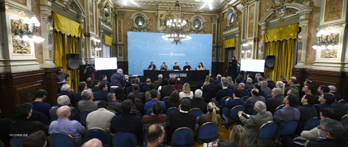 Ante intendentes, Kicillof presentó el plan de políticas de prevención y mitigación del Súper Niño