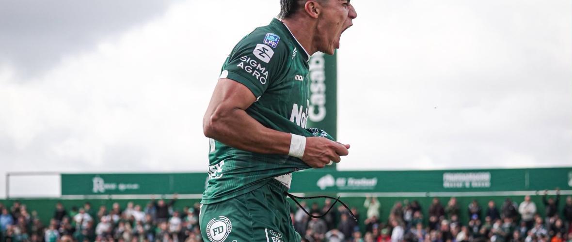 Sarmiento jugó en gran nivel, derrotó 2-0 a Huracán y confirmó su levantada