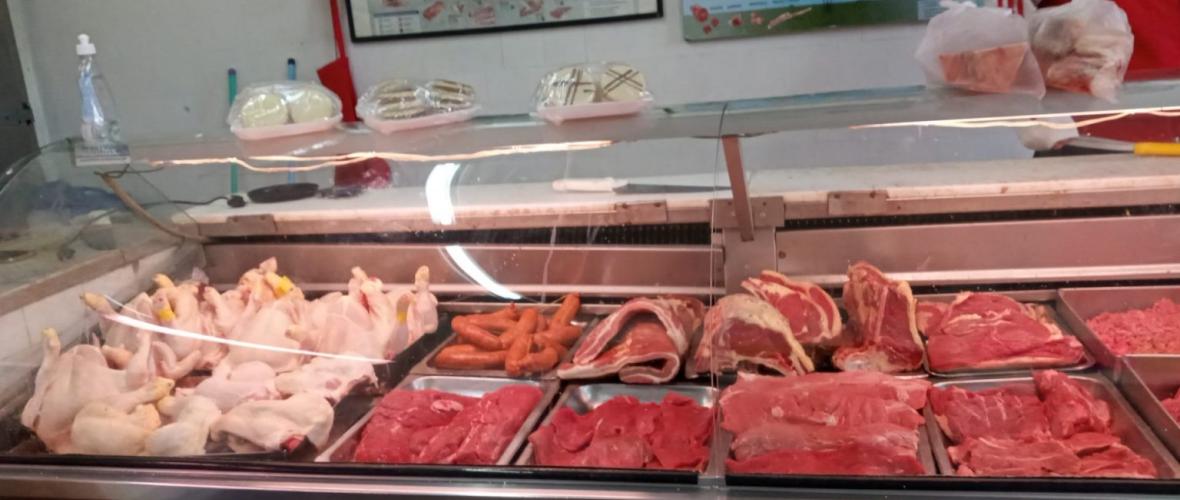 Salario mínimo: el poder de compra de alimentos cayó hasta un 63% en los últimos tres años y medio