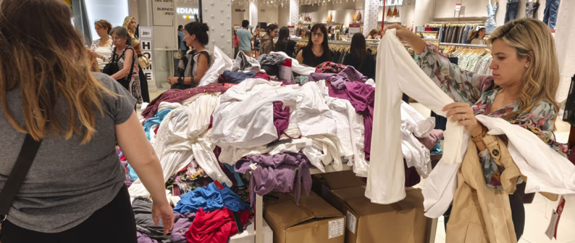 Las ventas minoristas subieron 0,3% interanual, pero cayeron 1,2% mensual en septiembre