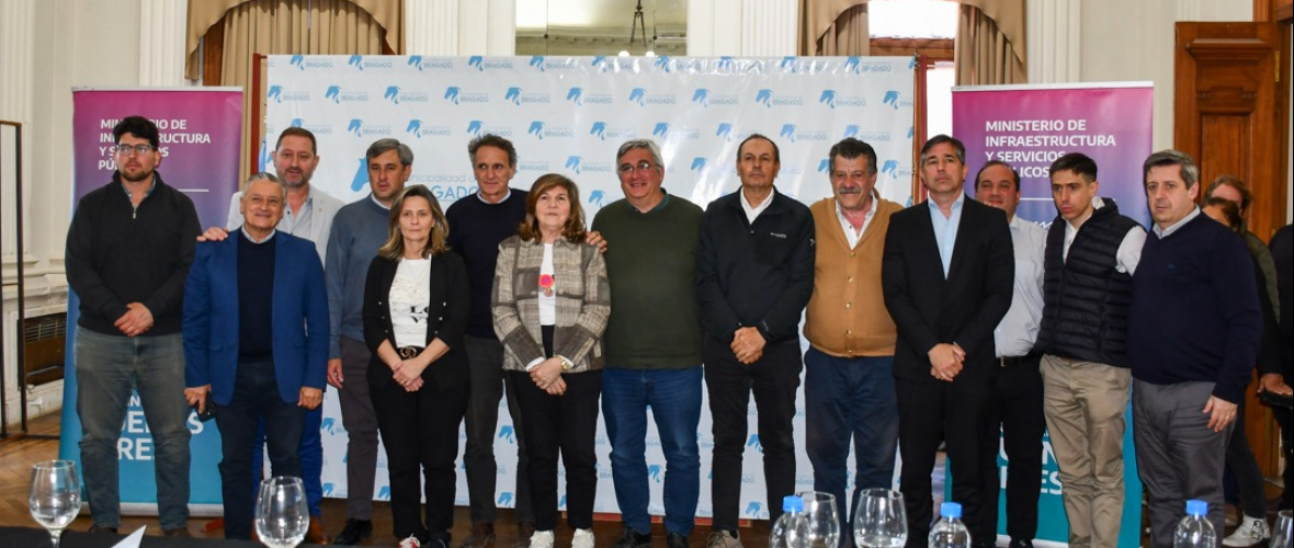 Intendentes y funcionarios bonaerenses se reunieron en Bragado para coordinar acciones frente a las inundaciones