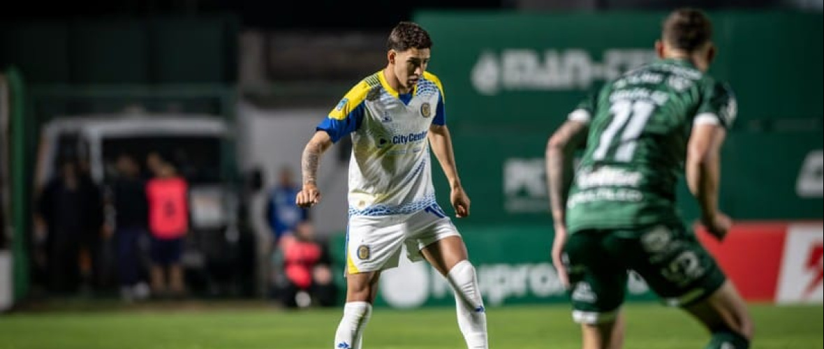 Rosario Central venció agónicamente a Sarmiento con un doblete de Gastón Ávila