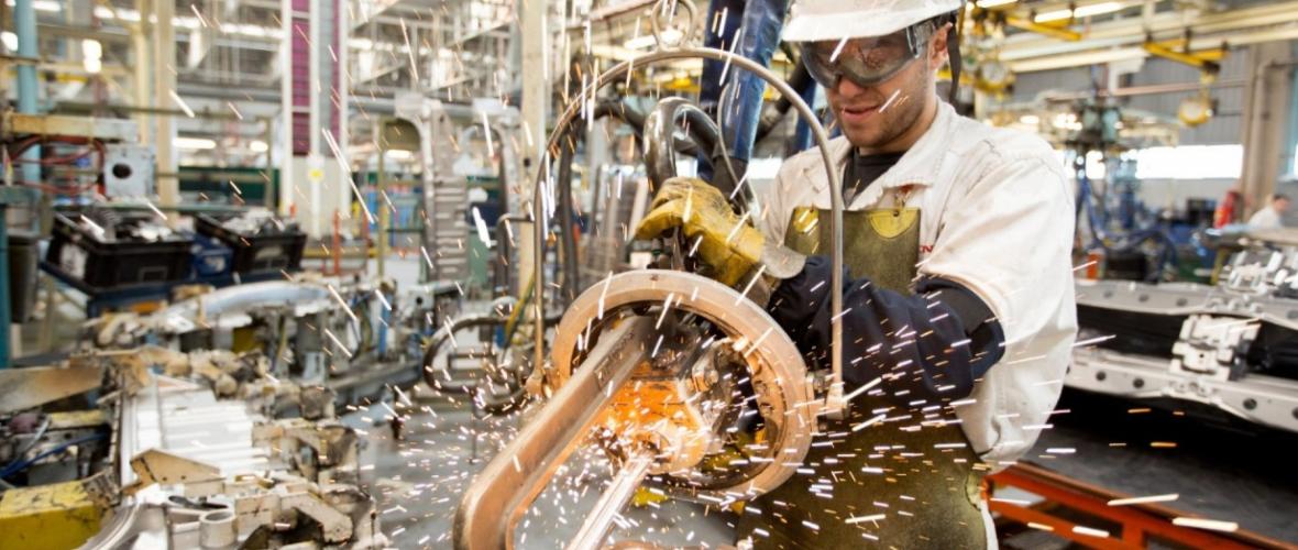 La actividad económica cayó 1,7% interanual en agosto y anotó la mayor contracción en lo que va del año
