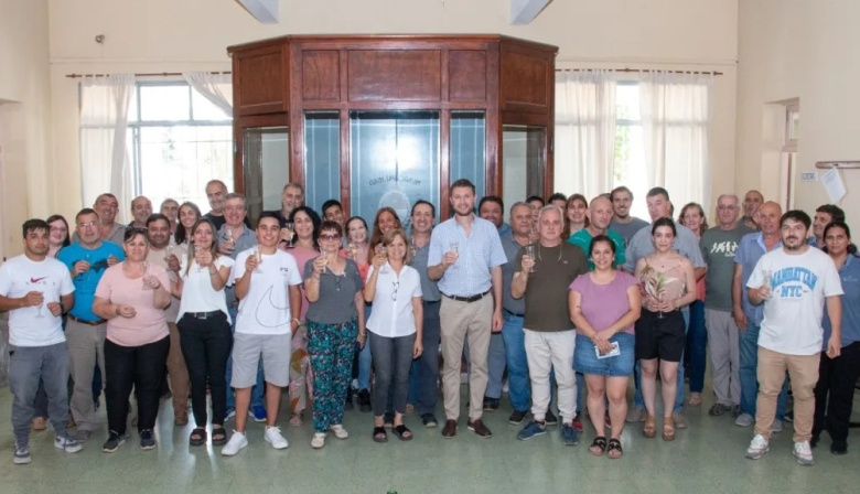 Ferraris brindó con los trabajadores del Palacio Municipal de Leandro N. Alem