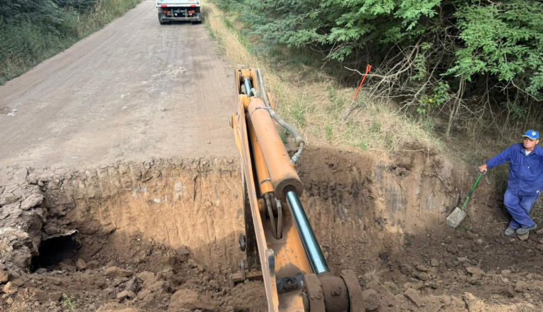 Recambio de tuberías en caminos rurales de Rojas