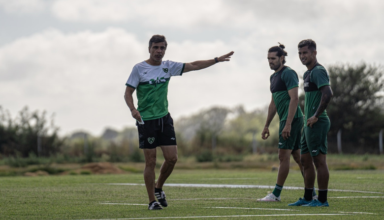 Sarmiento debuta en Avellaneda frente a Independiente