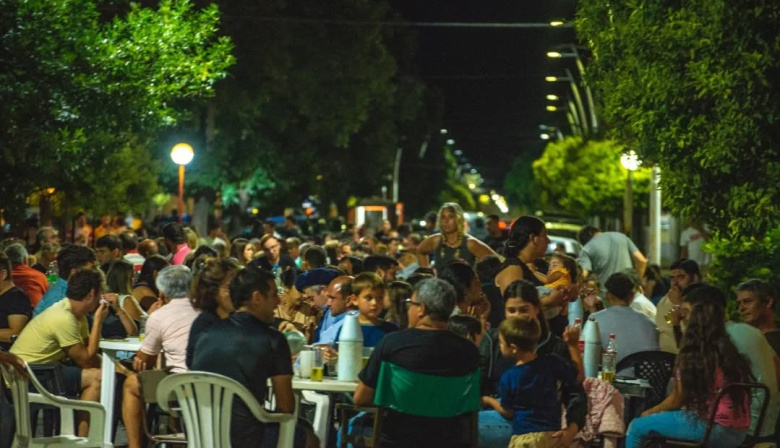 Inauguraron con gran éxito el paseo gastronómico y cultural en Leandro N. Alem