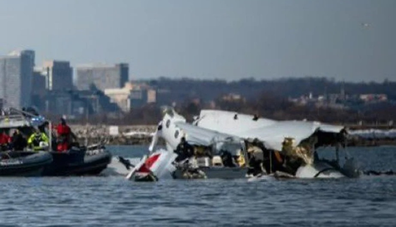 Recuperan cajas negras del avión accidentado en Washington