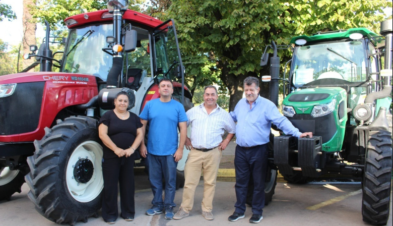 El municipio de Bragado presentó los nuevos tractores para Mechita, O’Brien y Comodoro Py