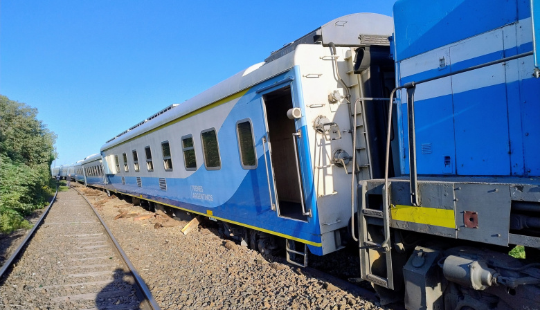 Descarriló el tren de pasajeros que une Bragado con Once