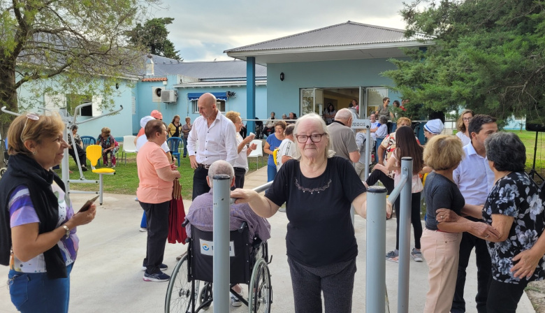 Inauguran en la Casa de los Abuelos de General Pinto un nuevo espacio para moverse y disfrutar