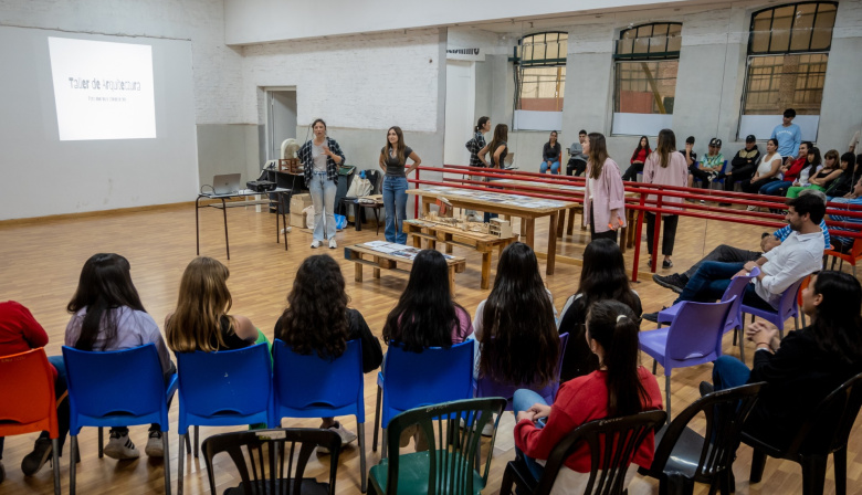 Con eje en la Arquitectura, se puso en marcha una nueva propuesta para jóvenes de Envión