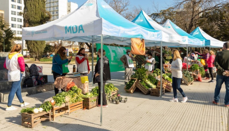 Mercados Bonaerenses presenta una edición especial por el Día de la Madre en la Plaza Arturo Massey