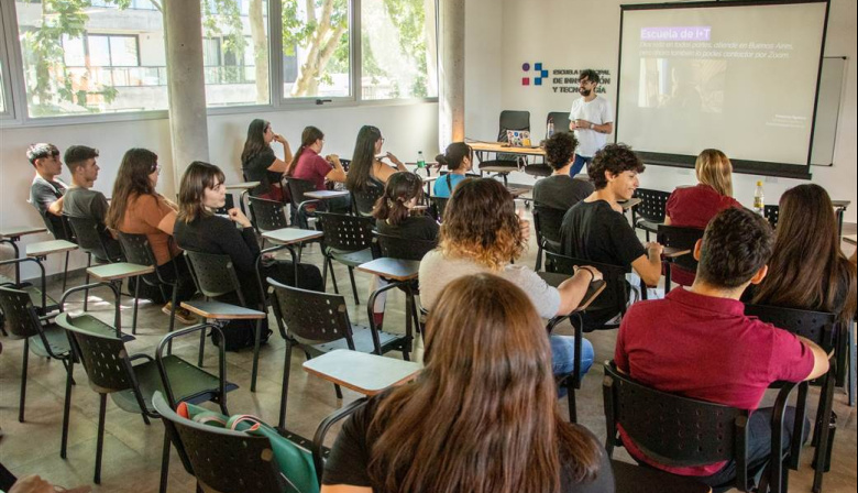 Convocan a una capacitación sobre infraestructura tecnológica inteligente y sostenible en la Ciudad del Conocimiento