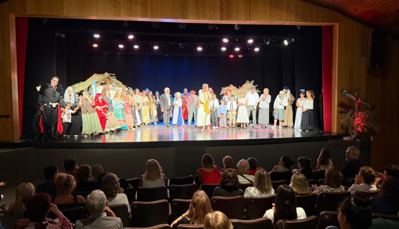 Vecinos a Escena presentó su obra anual con enorme respuesta del público