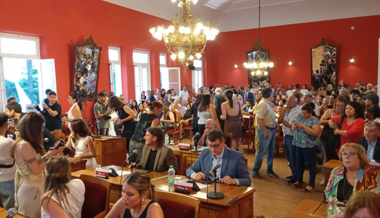 Junín redefinió su mapa político: asumieron los nuevos concejales y el oficialismo retuvo el control, aunque deberá negociar