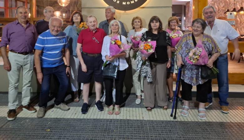 Emotivo reencuentro a 60 años del egreso de la Promoción 5º Año A de la Escuela Comercial