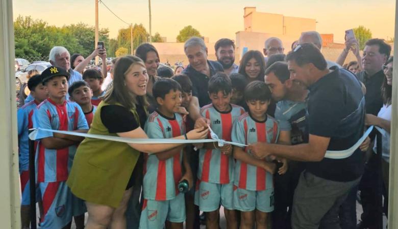 Golía participó del acto de inauguración del nuevo SUM del Club Rivadavia