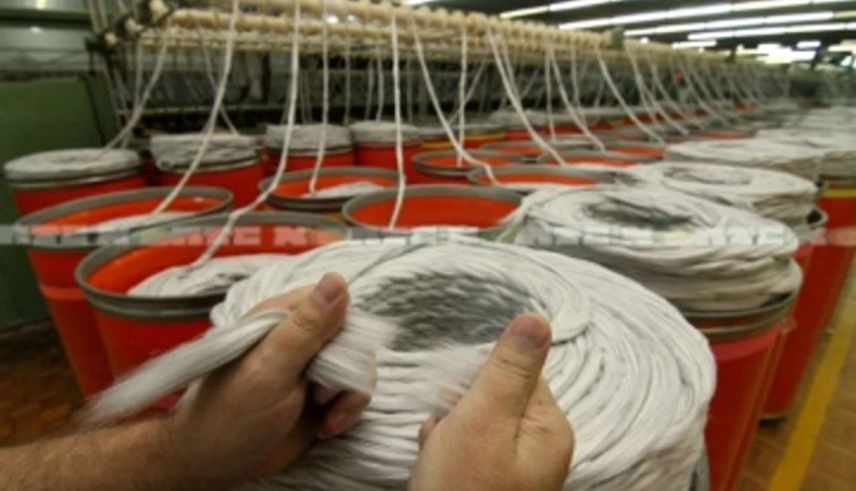Las Pymes textiles suman otra baja: una fábrica de hilados suspendió a 200 obreros por dos meses