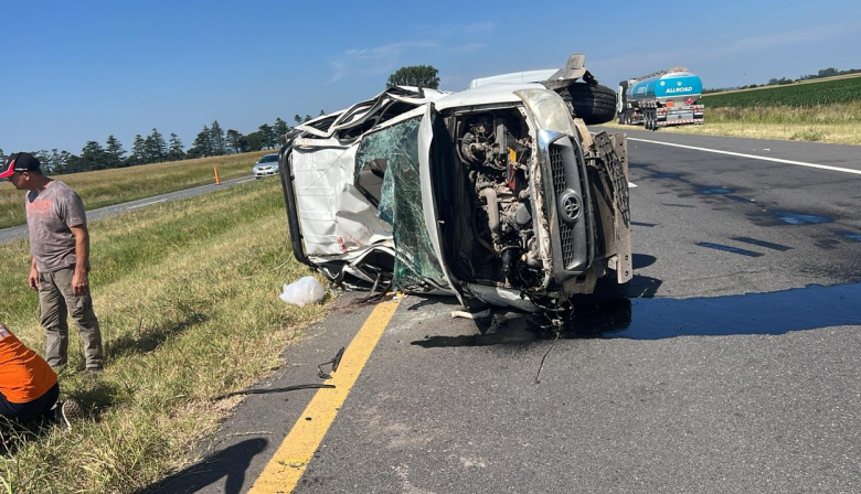 Despiste y vuelco en Ruta Nacional 7: cuatro personas resultaron heridas