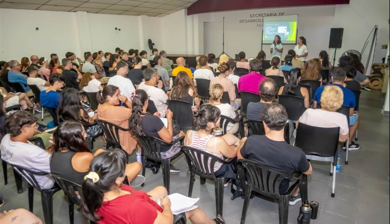 Un nuevo curso sobre seguridad alimenta reunió a más de 90 vecinos en Junín