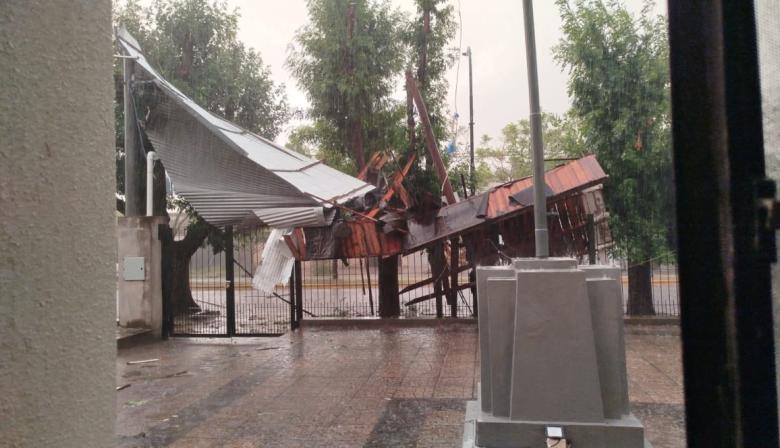 Temporal en Chivilcoy: fuertes ráfagas y lluvias provocaron daños en el Centro Universitario