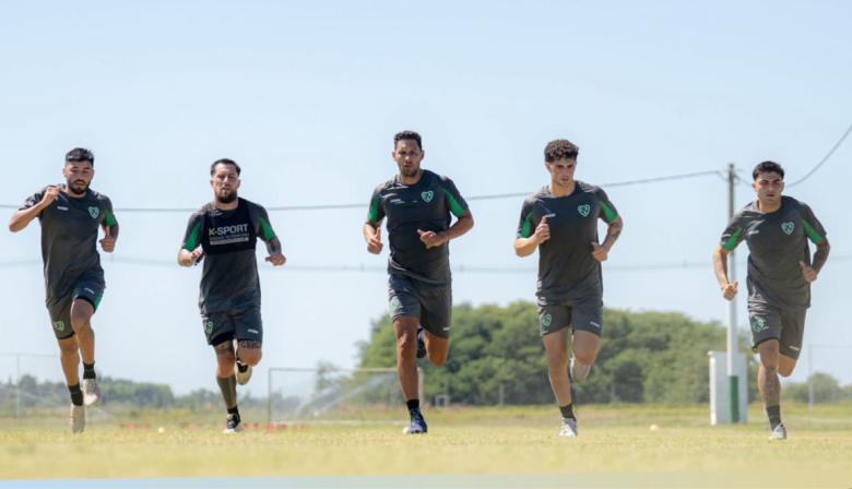 Sarmiento no se retira del mercado: busca más refuerzos y define continuidades clave