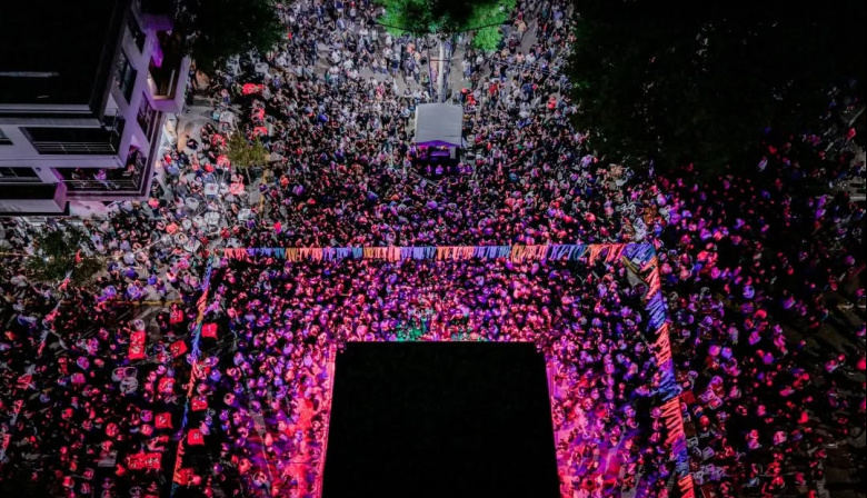 Carnaval en Los Toldos: masiva participación, despliegue artístico y reconocimiento a los protagonistas
