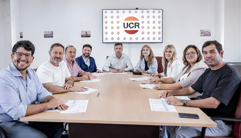 La UCR recorrió la Cuarta Sección con intendentes y legisladores