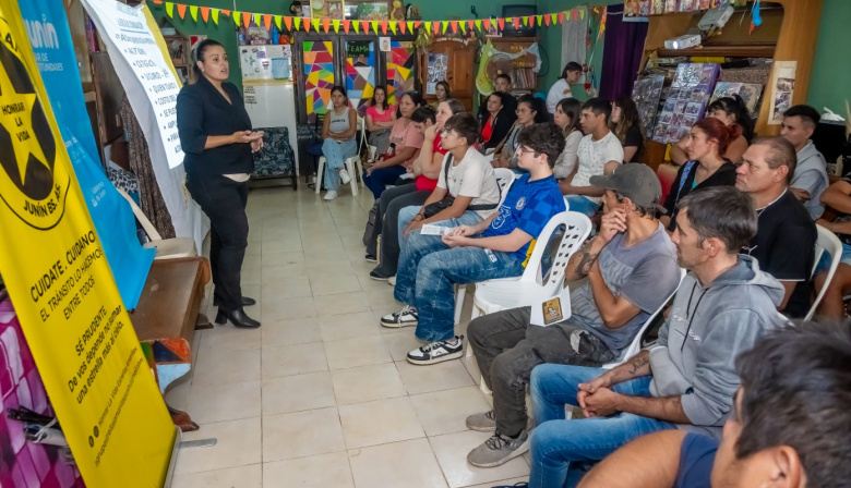 Con más de 50 inscriptos, “Voy Seguro” llevó el curso de licencias al barrio La Celeste