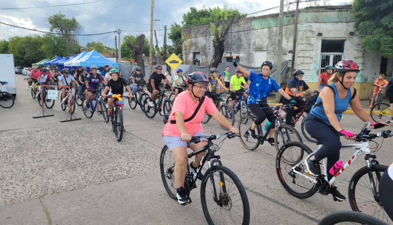 Cicloturismo, danzas y emprendedoras: así se conmemoró el 8M en General Pinto