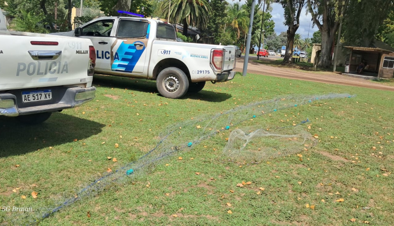 Pescaban en la Laguna de Gómez con redes de 30 metros: fueron secuestradas