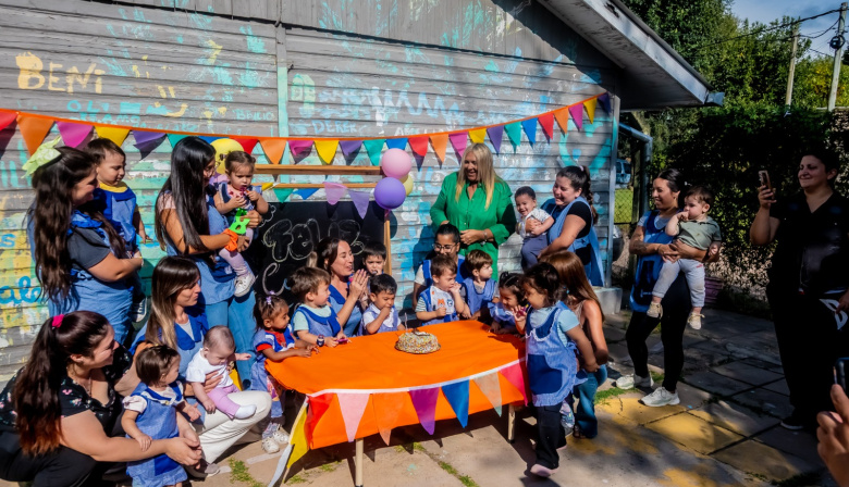 El Jardín Maternal Travesuras celebró 35 años junto a la comunidad educativa
