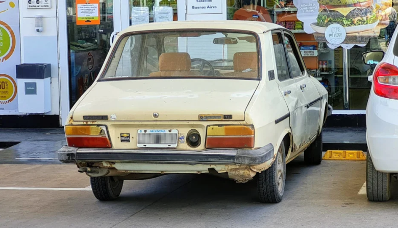 Lo viejo funciona: los autos de más de 30 años que siguen escribiendo historias en las calles de Junín