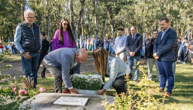 Emotivo homenaje a los ocho linqueños desaparecidos