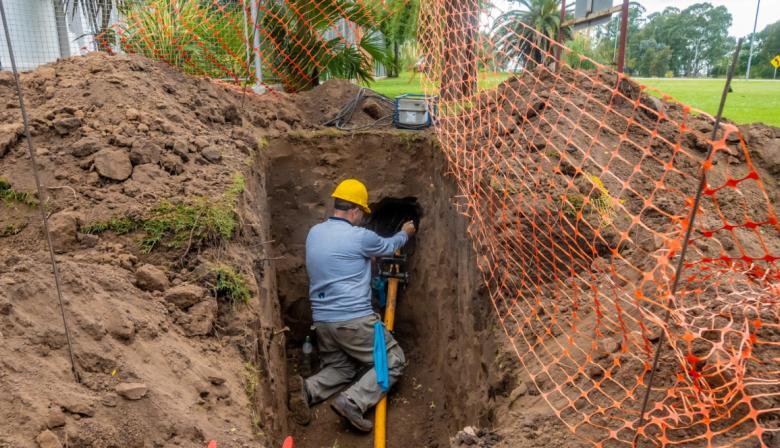 Gas natural en zona de quintas: más de 500 familias ya cuentan con sus conexiones a la red y la obra se aproxima a la Laguna de Gómez