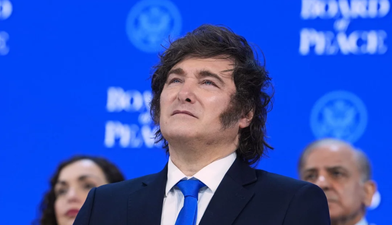 Imagen de Milei en picada: baja 13 puntos desde enero y queda detrás de tres opositores