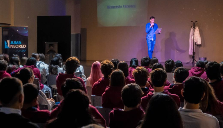 Mecenazgo cultural en acción: empresas locales acompañan el proyecto “AyudArte” para capacitar a jóvenes