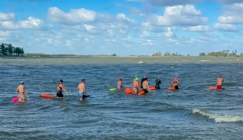 Junín fue sede de la primera clínica de natación en aguas abiertas en el Parque Natural Laguna de Gómez