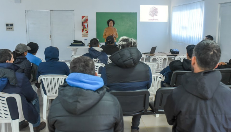 Lincoln inicia la temporada de poda del arbolado público y capacita a podadores habilitados