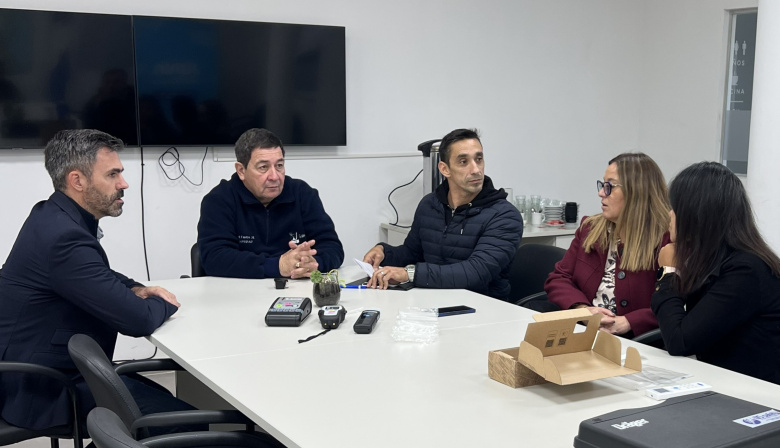 Valeria Arata entregó equipamiento para fortalecer la seguridad vial en Junín y General Arenales