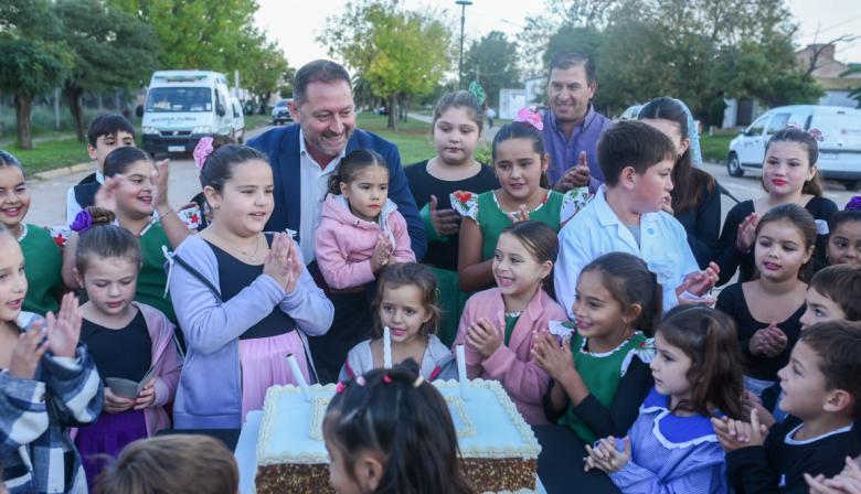 Pasteur celebró su 117° aniversario con un emotivo acto y reconocimiento para sus vecinos