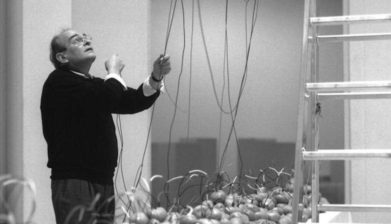 Víctor Grippo será el eje simbólico de la Bienal POSVERSO 2026 en el museo que lleva su nombre